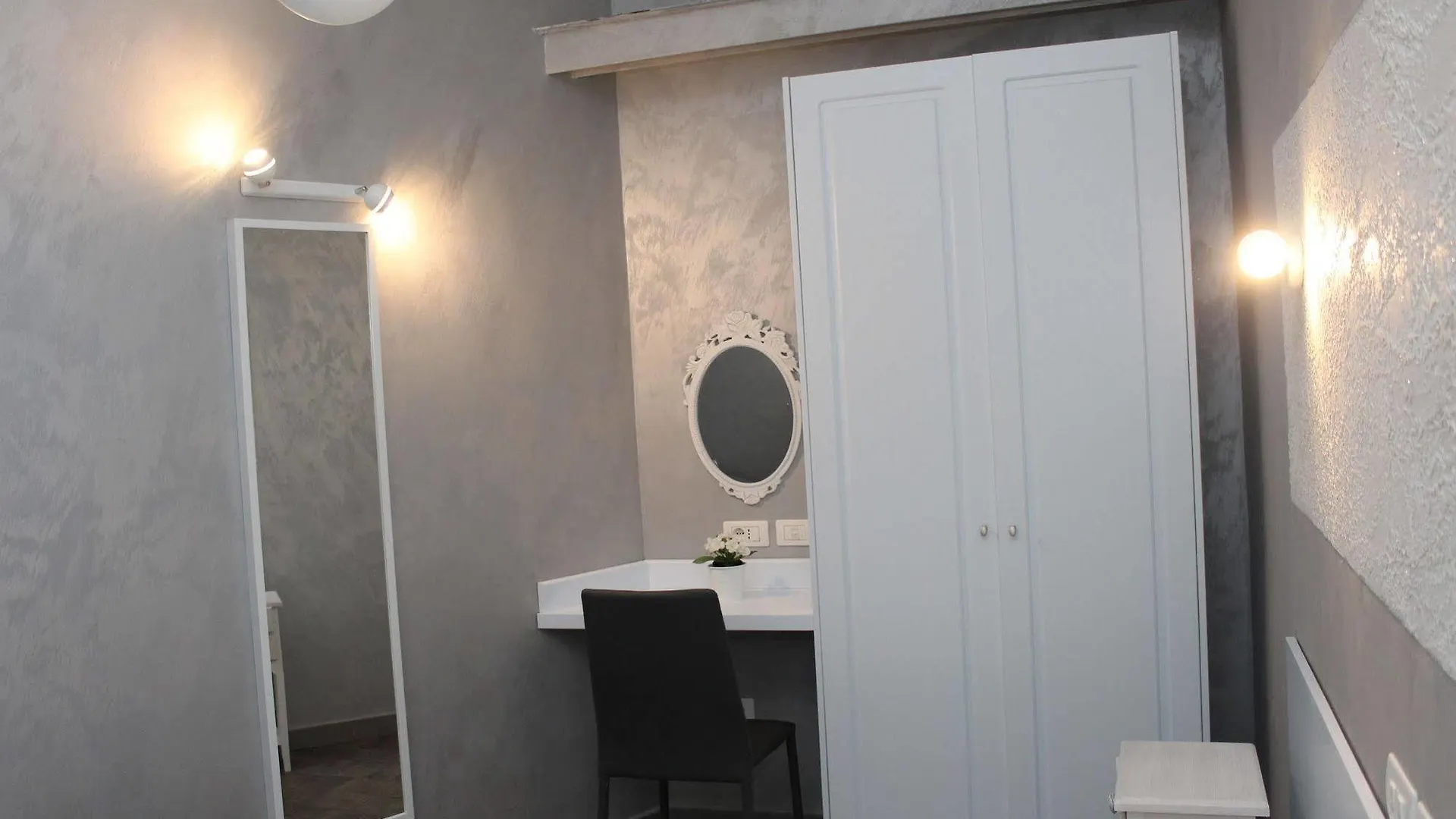***  Hotel Residenza Nicola Amore Naples Italy